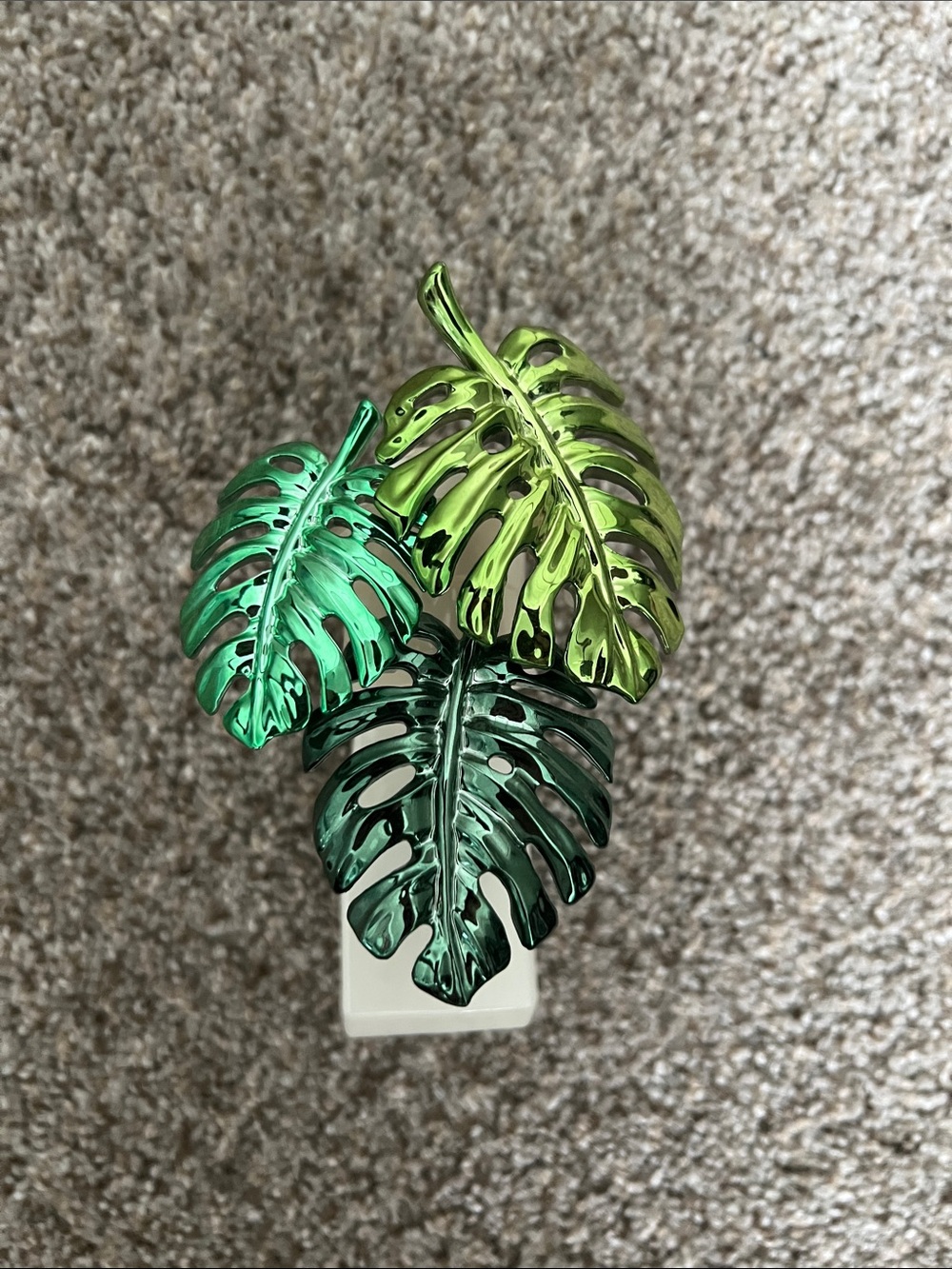 RARE Bath & Body Works Monstera Metallic Wallflower Plug—WORKS!